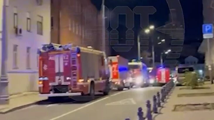 Пожар на крыше высотки в центре Москвы ликвидирован Пожар на крыше высотки в центре Москвы ликвидирован