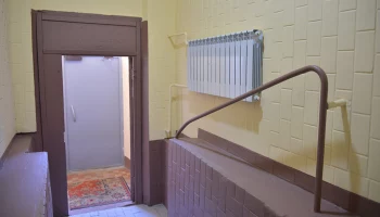 Москвичка объяснила, почему стала жить в&nbsp;подъезде с&nbsp;тремя детьми