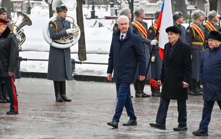 Собянин возложил венки к Могиле Неизвестного Солдата в День защитника Отечества Собянин возложил венки к Могиле Неизвестного Солдата в День защитника Отечества