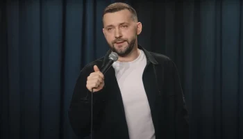 Стендап-комик Руслан Белый* обжаловал отказ снять с него статус иноагента