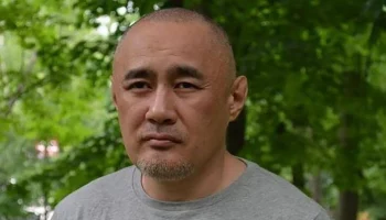 Критиковавший Токаева журналист Садыков скончался после покушения