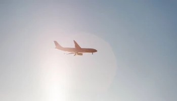 Gazzetta del Mezzogiorno: двигатель самолета вспыхнул в итальянском аэропорту