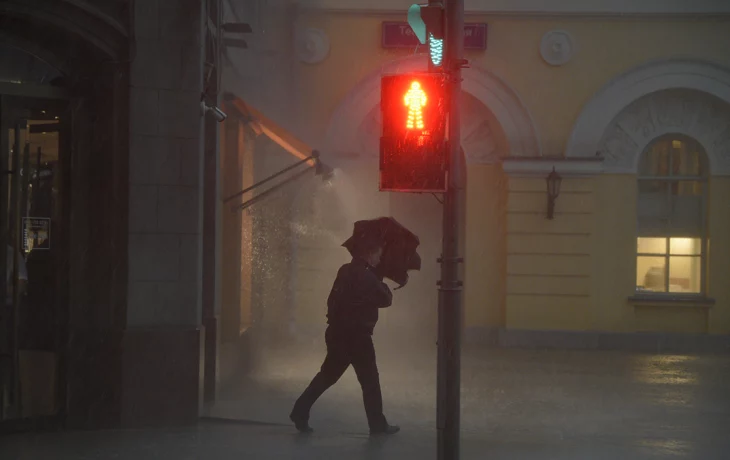 Почти 20 процентов месячной нормы осадков выпало за ночь в ряде районов Москвы