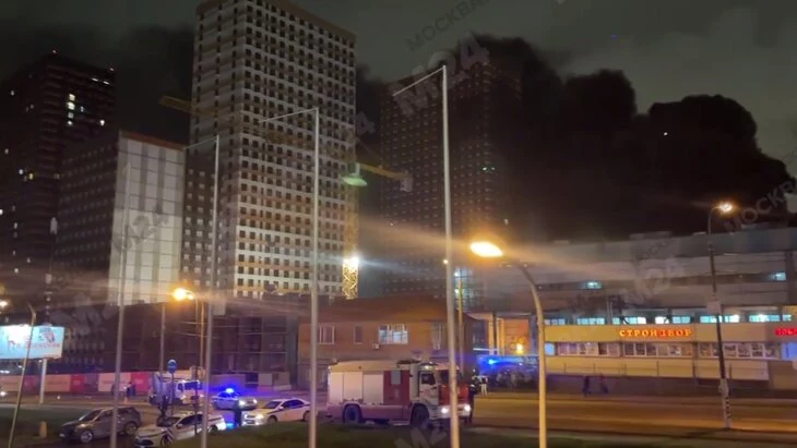 Пожар произошел в трехэтажном здании на северо-востоке Москвы Пожар произошел в трехэтажном здании на северо-востоке Москвы