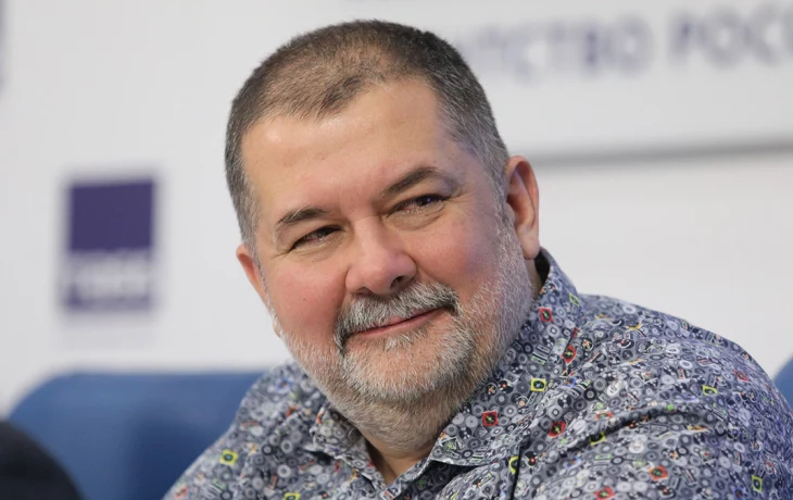 Писатель-фантаст Лукьяненко поддержал решение президента о выдвижении на выборы