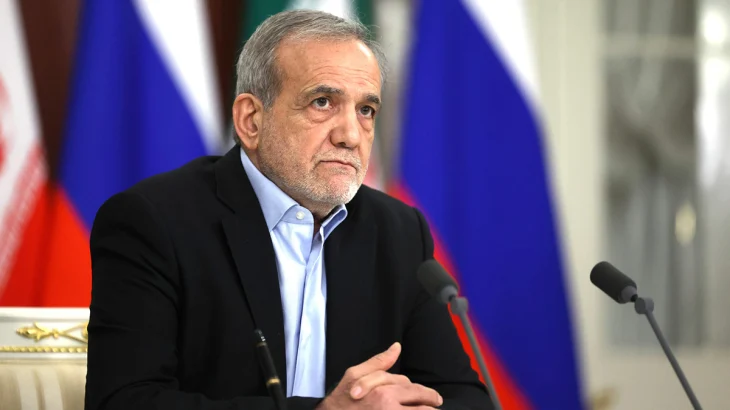 Все три машины кортежа Пезешкиана заглохли из-за разбавленного водой бензина