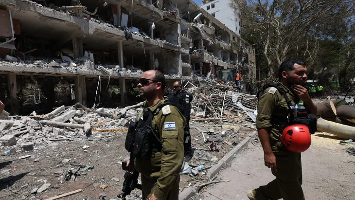 N12: три человека погибли при новых ракетных ударах Ирана по Израилю