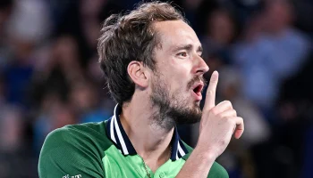 Российский теннисист Медведев одержал победу в турнире ATP 250