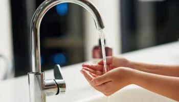 Москвичам напомнили о плановых отключениях горячей воды с 14 мая