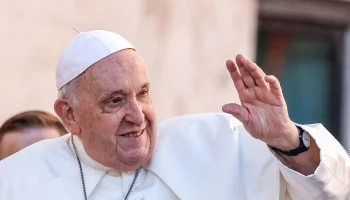 СМИ: Папа Римский трижды за ночь терял сознание, Ватикан готовит похоронный совет