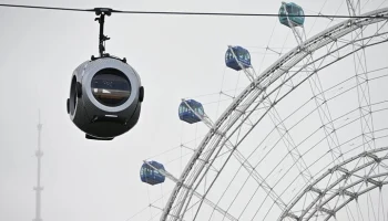 Канатная дорога на ВДНХ закрылась из-за сильного ветра