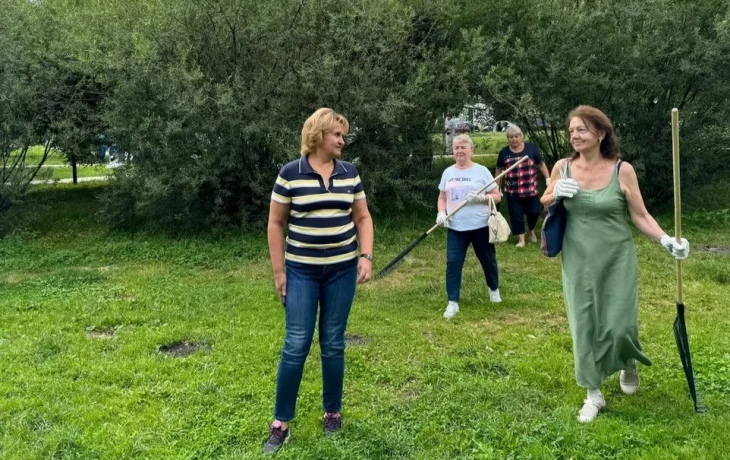 Депутат Мосгордумы Людмила Гусева поддержала проведение экосубботника возле прудов в Южном Бутове Депутат Мосгордумы Людмила Гусева поддержала проведение экосубботника возле прудов в Южном Бутове