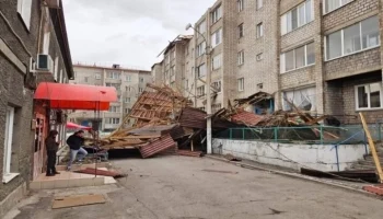 Один человек пострадал из-за обрушения кровли жилого дома в Красноярске