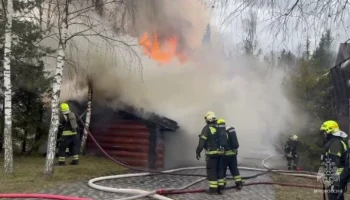 Банный комплекс загорелся в деревне Пучково в ТАО