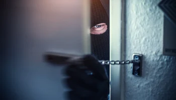 Росгвардия рассказала об уловке квартирных воров в преддверии Нового года