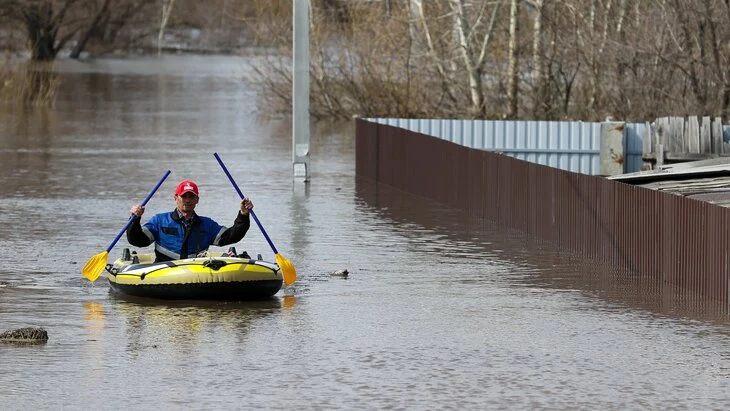 Уровень воды в реке Тобол у Кургана поднялся до 970 см Уровень воды в реке Тобол у Кургана поднялся до 970 см