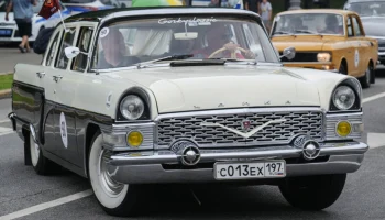 От вождей до космонавтов: как &laquo;Чайка&raquo; стала легендарным автомобилем
