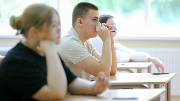 Минобрнауки России решило оставить три предмета ЕГЭ для поступления в вузы Минобрнауки России решило оставить три предмета ЕГЭ для поступления в вузы