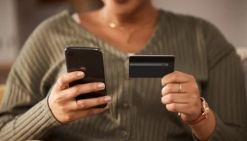 ЦБ продлил запрет на переводы за рубеж для нерезидентов из недружественных стран