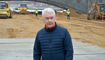 Собянин: Началось строительство пешеходного моста на Болотной набережной