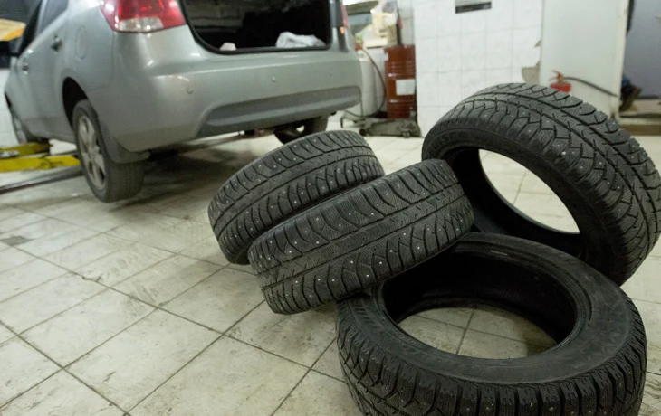 Москвичей призвали перейти на летние шины из-за теплой погоды Москвичей призвали перейти на летние шины из-за теплой погоды