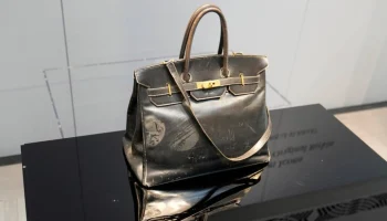 Сумка Hermes актрисы Джейн Биркин продана на аукционе за 8,6 млн евро