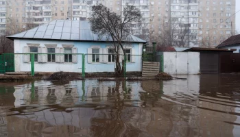 Мэр Оренбурга Салмин: вода подошла к многоквартирным домам