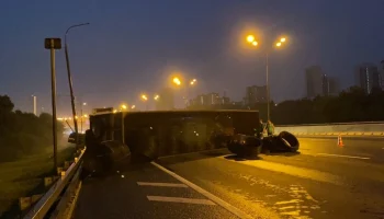 Опрокидывание автомобиля произошло на 69-м км МКАД