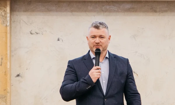 Выставка детских рисунков открылась в Ново-Переделкине ко Дню воссоединения Крыма