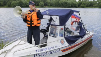Спасатели усилили патрулирование Москвы-реки и городских водоемов из-за жары