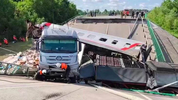 Глава СК Бастрыкин: мощность взрывчаток в Брянской области составила около 15 кг Глава СК Бастрыкин: мощность взрывчаток в Брянской области составила около 15 кг