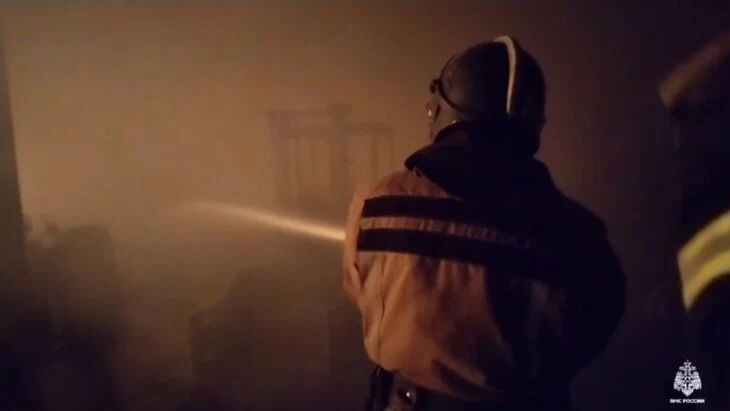 Крупный пожар произошел на складе в Подмосковье Крупный пожар произошел на складе в Подмосковье