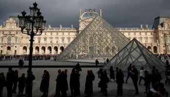Двое подозреваемых в ограблении Лувра ранее были осуждены за кражу