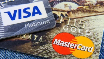 Банк России установит срок прекращения обслуживания Visa и Mastercard