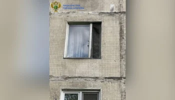 Ребенок выпал из окна квартиры жилого дома в Москве