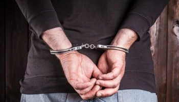 Полиция задержала мужчину, ранившего ножом знакомого в Подмосковье