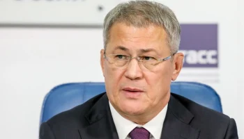 Глава Башкирии сообщил об отсутствии следов атаки БПЛА на горящем НПЗ в Уфе