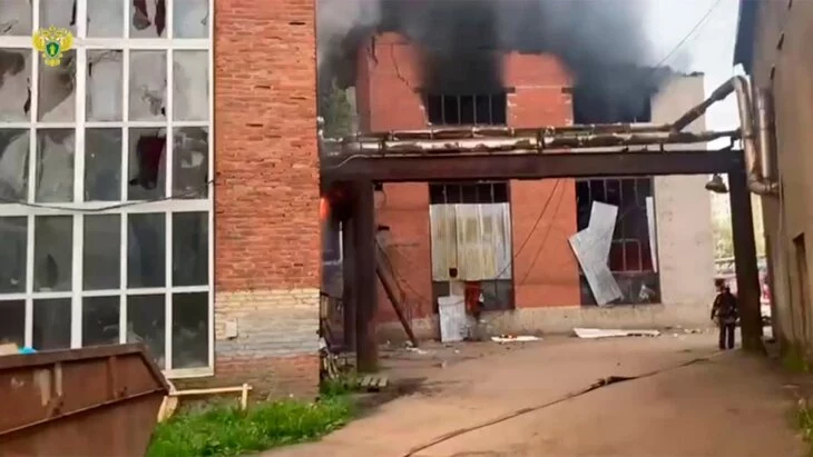 Роспотребнадзор рекомендовал жителям улицы Мартеновская не открывать окна из-за пожара Роспотребнадзор рекомендовал жителям улицы Мартеновская не открывать окна из-за пожара