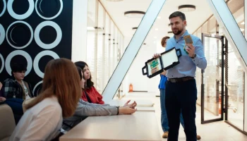 Спутник, разработанный столичным вузом, успешно исследует пространство Вселенной