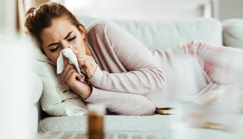 Юрист Рудакова рассказала, как получить компенсацию за заражение от коллеги