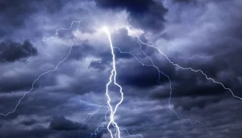 В Азербайджане молния убила двух пограничников