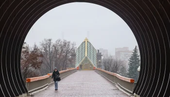 Синоптики сообщили о теплой и ветреной погоде в Москве 18 декабря