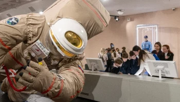 Сергунина: Более 2,5 тысячи экскурсий для детей провели на ВДНХ за год