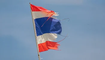 Более 20 человек погибли при падении строительного крана на поезд в Таиланде