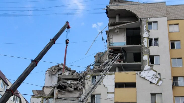 Число погибших при взрыве в жилом доме Саратова увеличилось до 7 Число погибших при взрыве в жилом доме Саратова увеличилось до 7