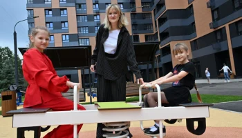 Новостройка, возведенная по программе реновации, примет сотни семей