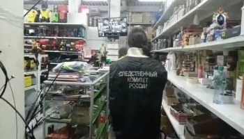 Мужчина в костюме Деда Мороза убил предпринимателя в магазине в Чувашии