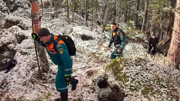 Около 200 человек привлекли для поисков пропавшей семьи в Красноярском крае Около 200 человек привлекли для поисков пропавшей семьи в Красноярском крае