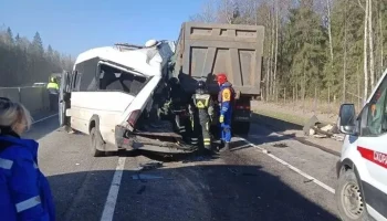 Девять человек пострадали в результате массового ДТП из пяти автомобилей в Ленобласти
