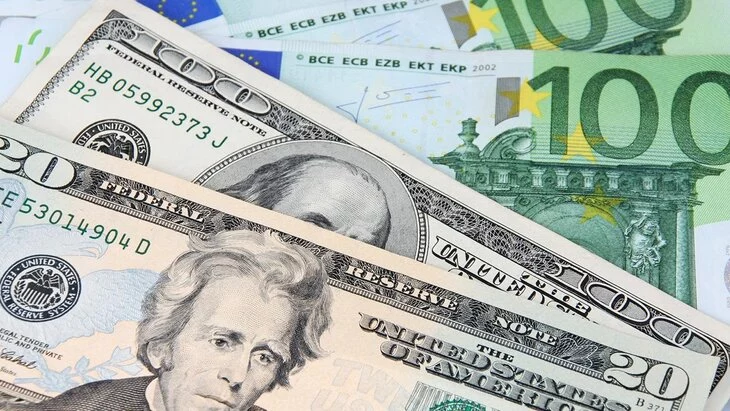 Аналитик Дында: доллар будет стоить от 85 рублей и евро &ndash; от 92 рублей в августе